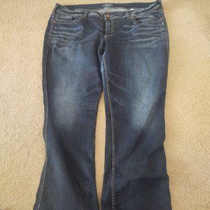 Silver Suki Slim Mid-rise Relaxed Bootcut Jean Size 22/L33